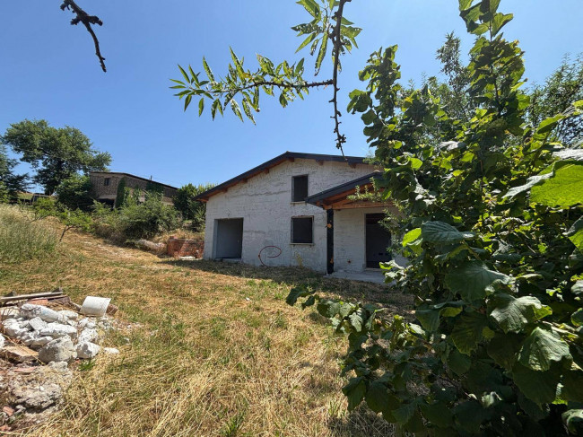 Villetta Bifamiliare in vendita a Montecastrilli