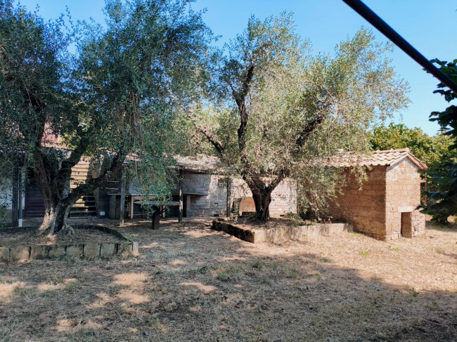 Rustico in vendita a Soriano nel Cimino