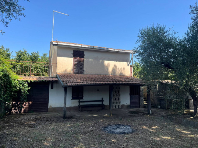 Rustico in vendita a Soriano nel Cimino