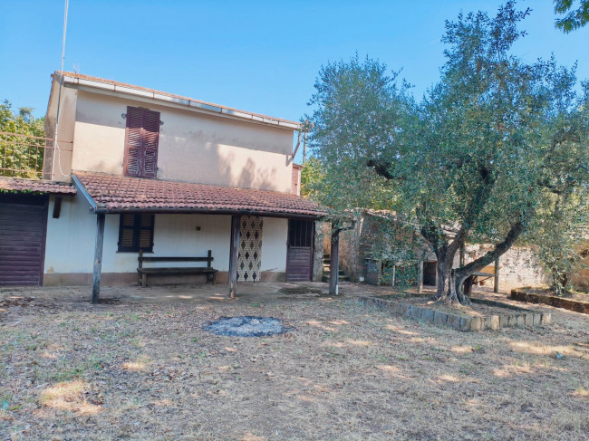 Rustico in vendita a Soriano nel Cimino