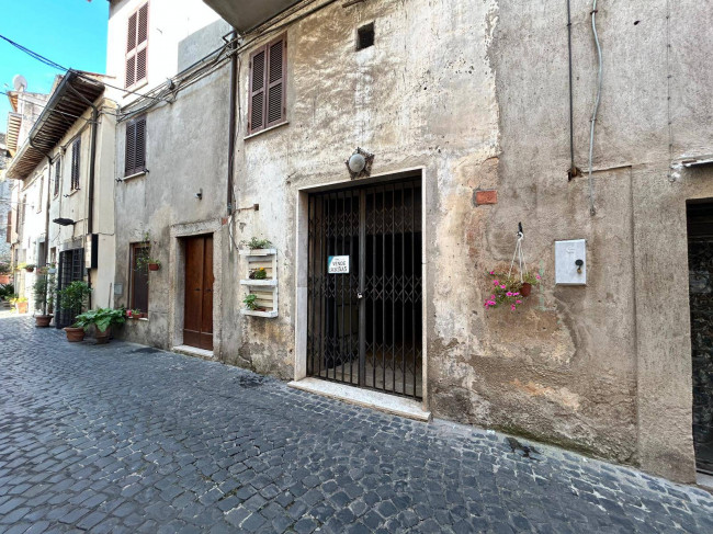 Locale commerciale in vendita a Vasanello