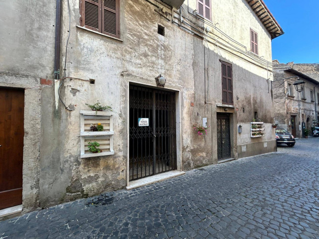 Locale commerciale in vendita a Vasanello