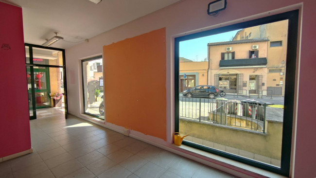 Locale commerciale in vendita a Amelia