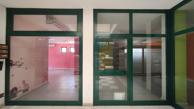 Locale commerciale in vendita a Amelia