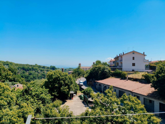 Appartamento in vendita a Vallerano