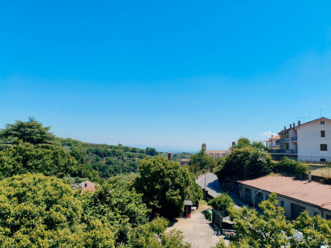 Appartamento in vendita a Vallerano