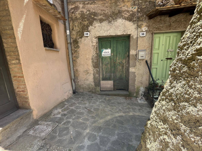 Deposito in vendita a Bassano in Teverina