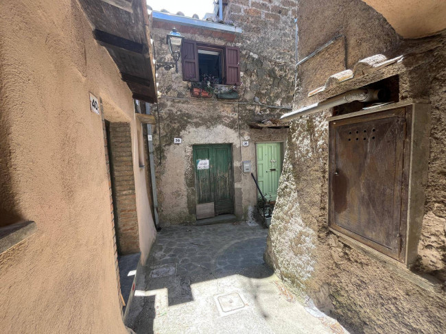 Deposito in vendita a Bassano in Teverina