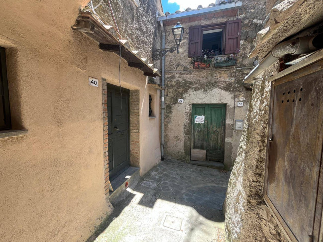 Deposito in vendita a Bassano in Teverina