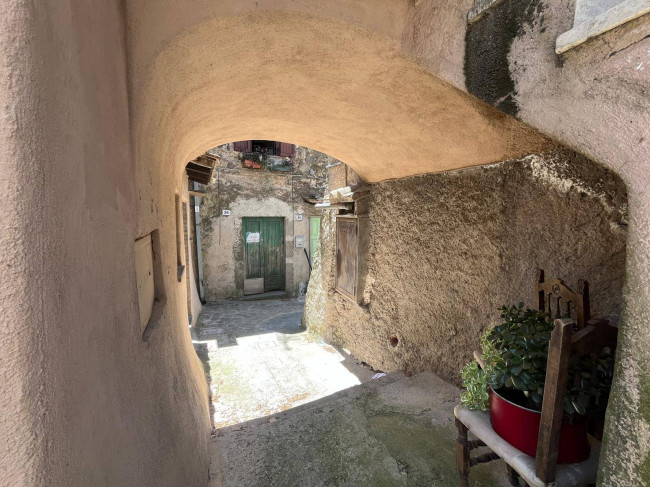 Deposito in vendita a Bassano in Teverina