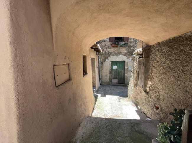 Deposito in vendita a Bassano in Teverina