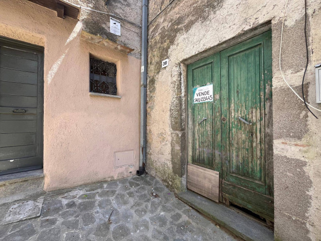 Deposito in vendita a Bassano in Teverina