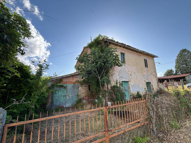 Casale in vendita a Montecastrilli