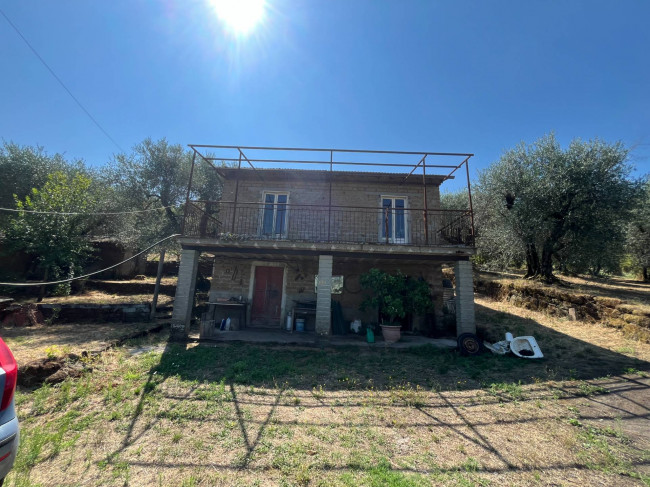 Magazzino in vendita a Soriano nel Cimino