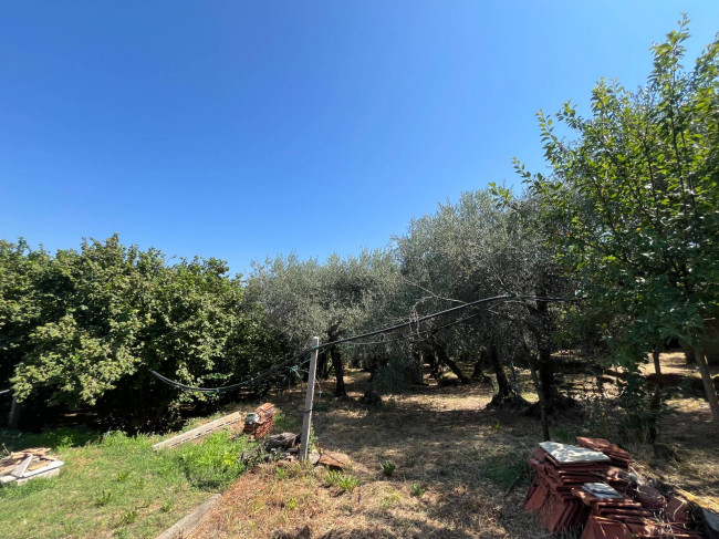 Magazzino in vendita a Soriano nel Cimino