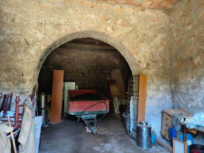 Box o garage in vendita a Vignanello