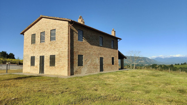 Casale in vendita a Amelia