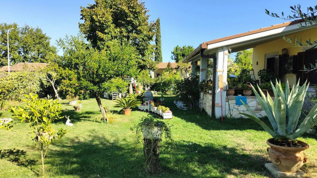 Villa in vendita a Montecchio