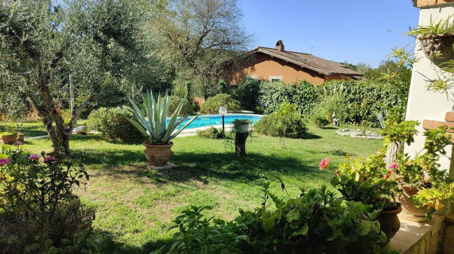 Villa in vendita a Montecchio