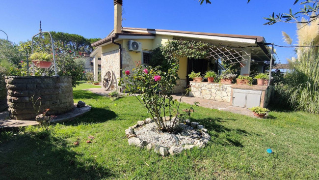 Villa in vendita a Montecchio