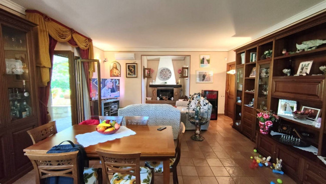 Villa in vendita a Montecchio