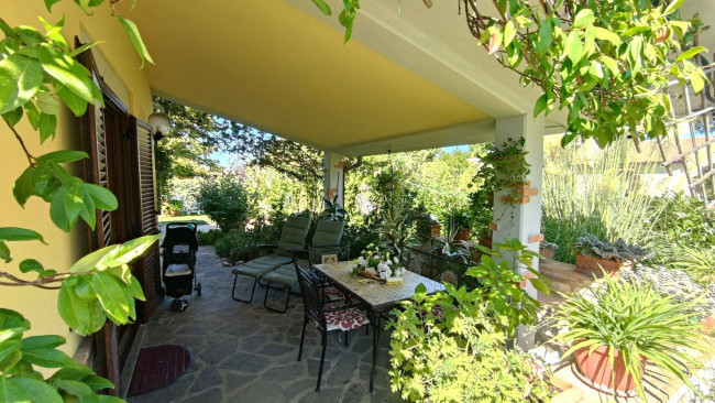 Villa in vendita a Montecchio