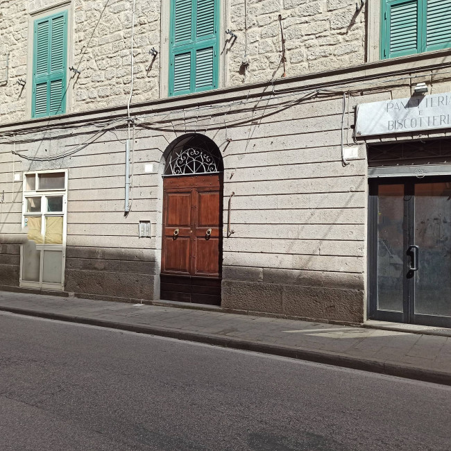 Locale commerciale in affitto a Soriano nel Cimino