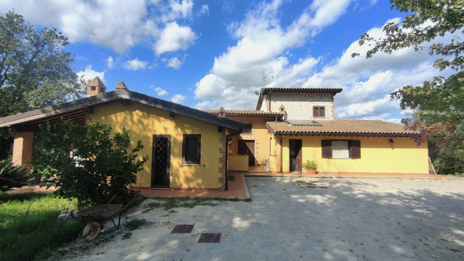Villa in vendita a Amelia