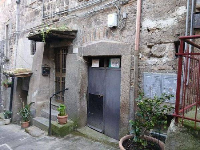 Magazzino in vendita a Viterbo