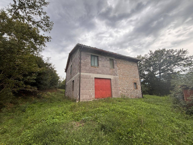 Casale in vendita a Avigliano Umbro