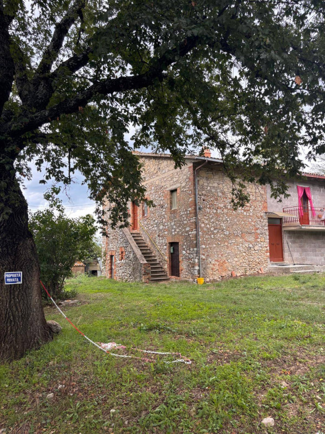 Casale in vendita a Avigliano Umbro