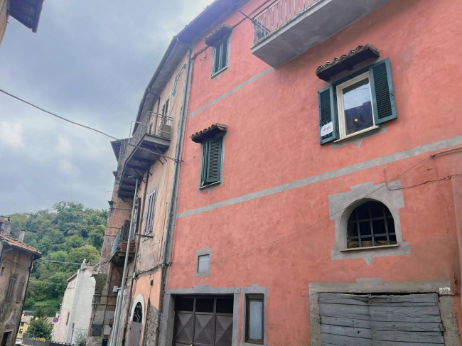 Appartamento in vendita a Canepina