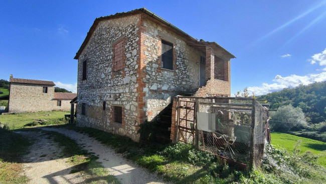 Casale in vendita a Avigliano Umbro