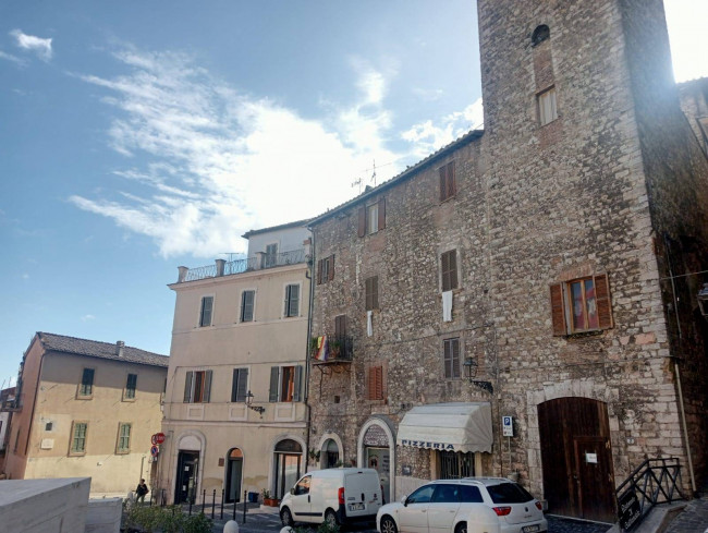 Locale commerciale in vendita a Narni