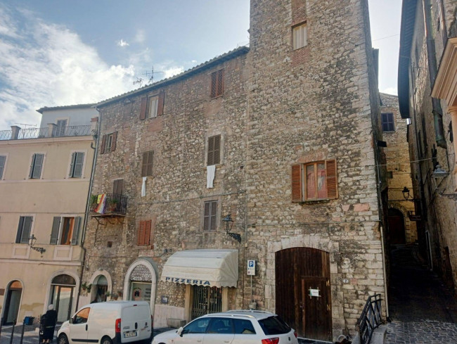 Locale commerciale in vendita a Narni