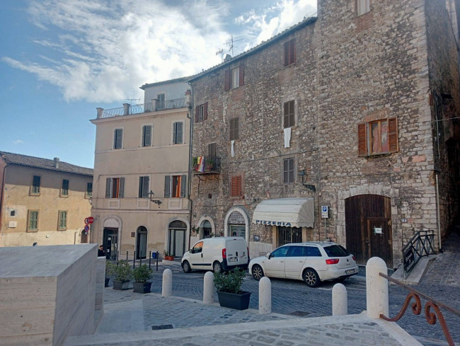 Locale commerciale in vendita a Narni