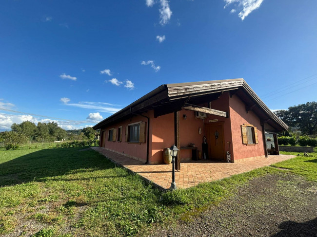 Casa singola in vendita a Orte