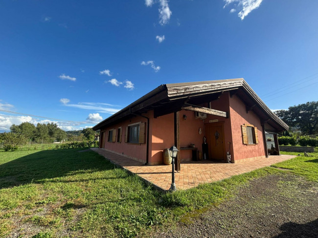 Casa singola in vendita a Orte