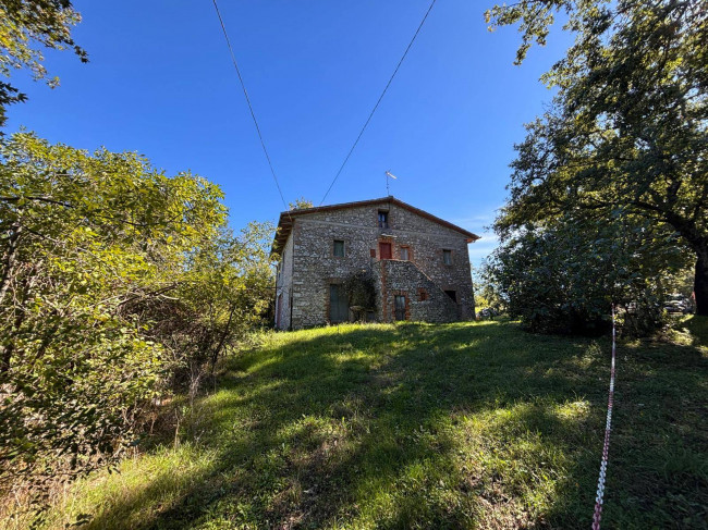 Casale in vendita a Avigliano Umbro