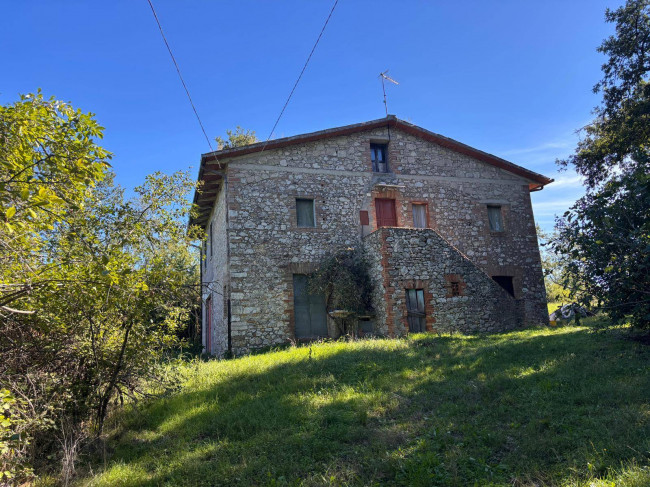 Casale in vendita a Avigliano Umbro