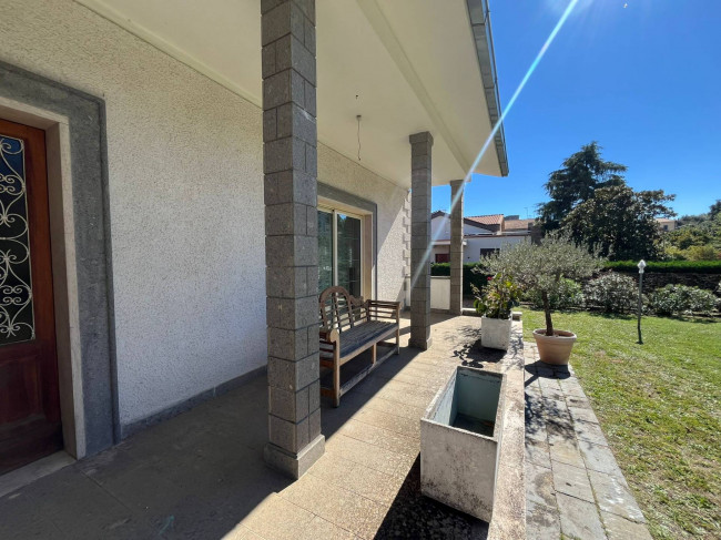 Villa in vendita a Soriano nel Cimino