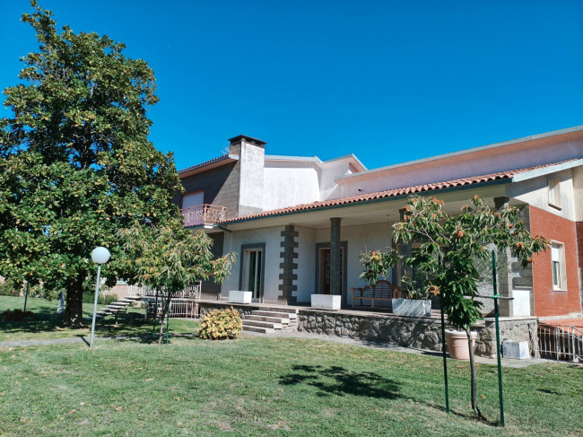 Villa in vendita a Soriano nel Cimino