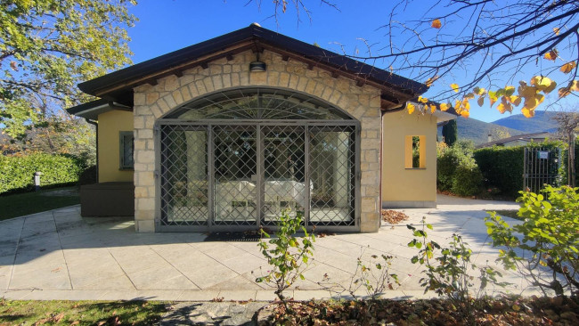 Villa in vendita a Montecchio