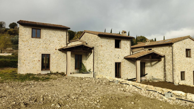 Villette a schiera in vendita a Avigliano Umbro