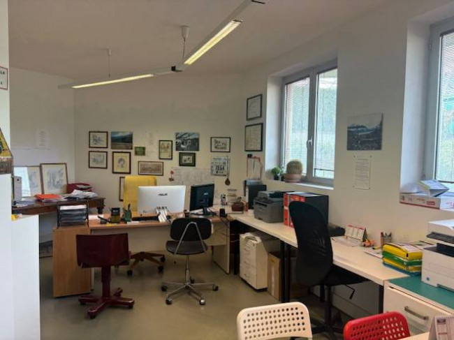 Locale commerciale in vendita a Narni