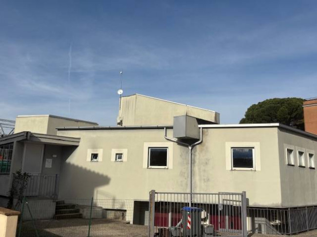 Locale commerciale in vendita a Narni