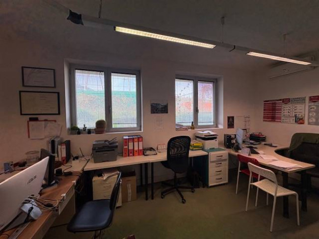 Locale commerciale in vendita a Narni