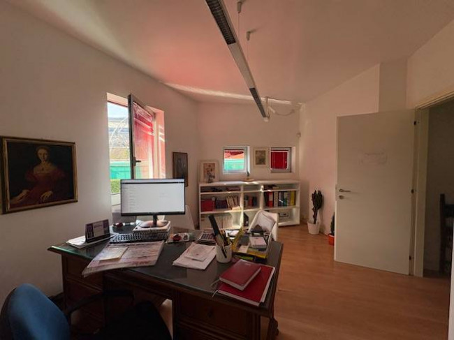 Locale commerciale in vendita a Narni