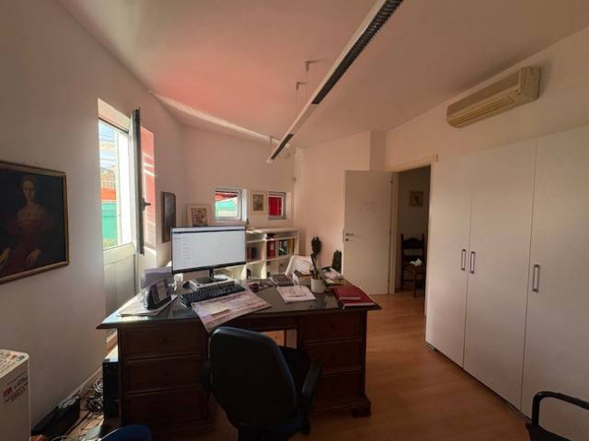 Locale commerciale in vendita a Narni