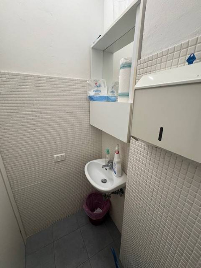 Locale commerciale in vendita a Narni